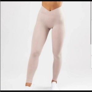 Alphalete Surface Legging in Hazelwood (light pink)